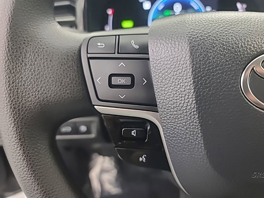 Used 2026 Toyota Camry LE FWD image 28