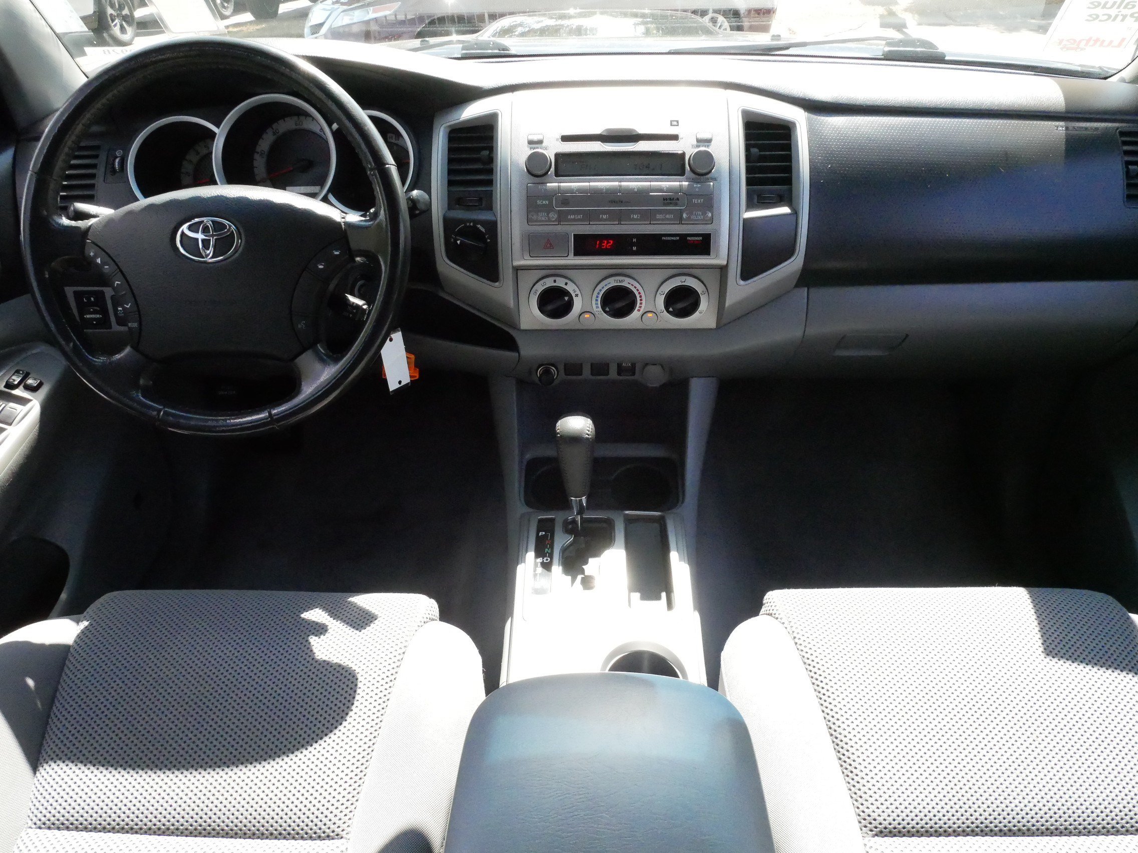 Used 2011 Toyota Tacoma 4x4 Double Cab w/ TRD Sport Pkg w/JBL Audio image 10