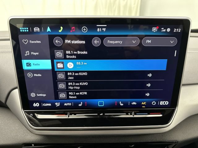 Certified 2025 Volkswagen ID.4 Pro AWD/4WD image 17