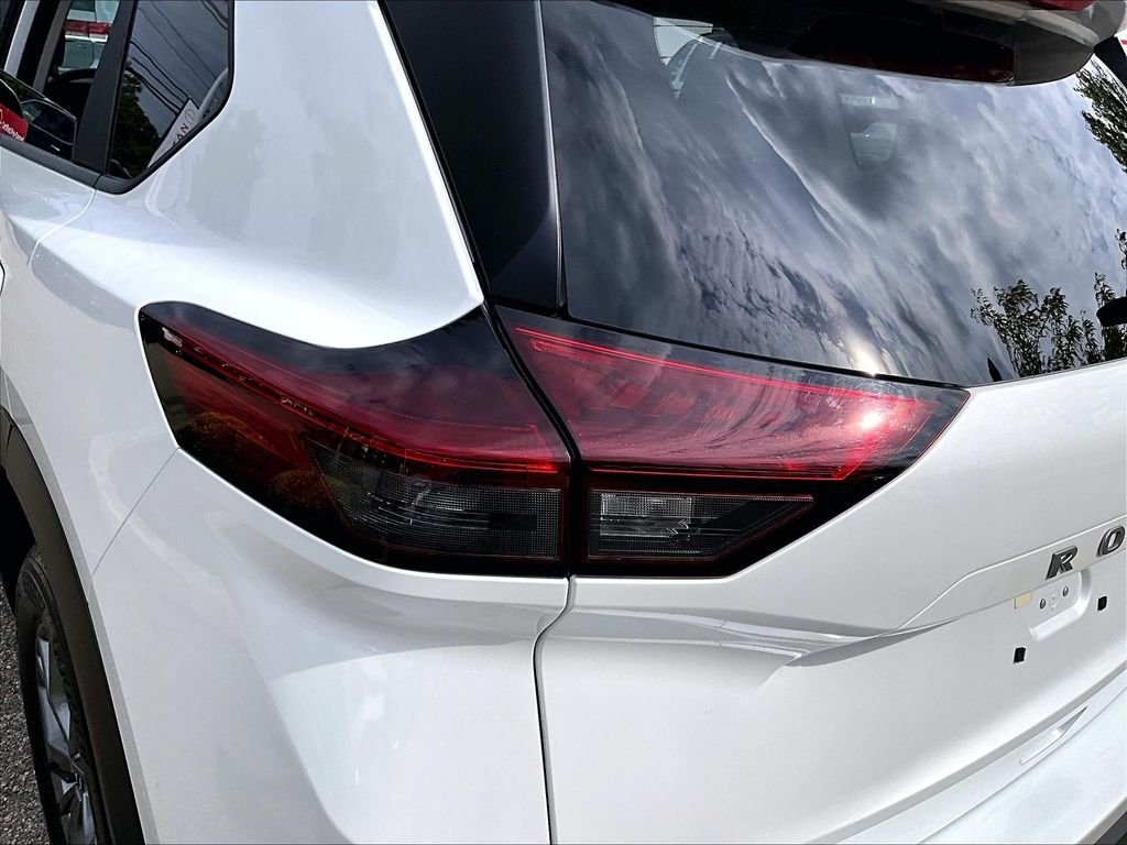 Certified 2026 Nissan Rogue SV AWD/4WD image 33