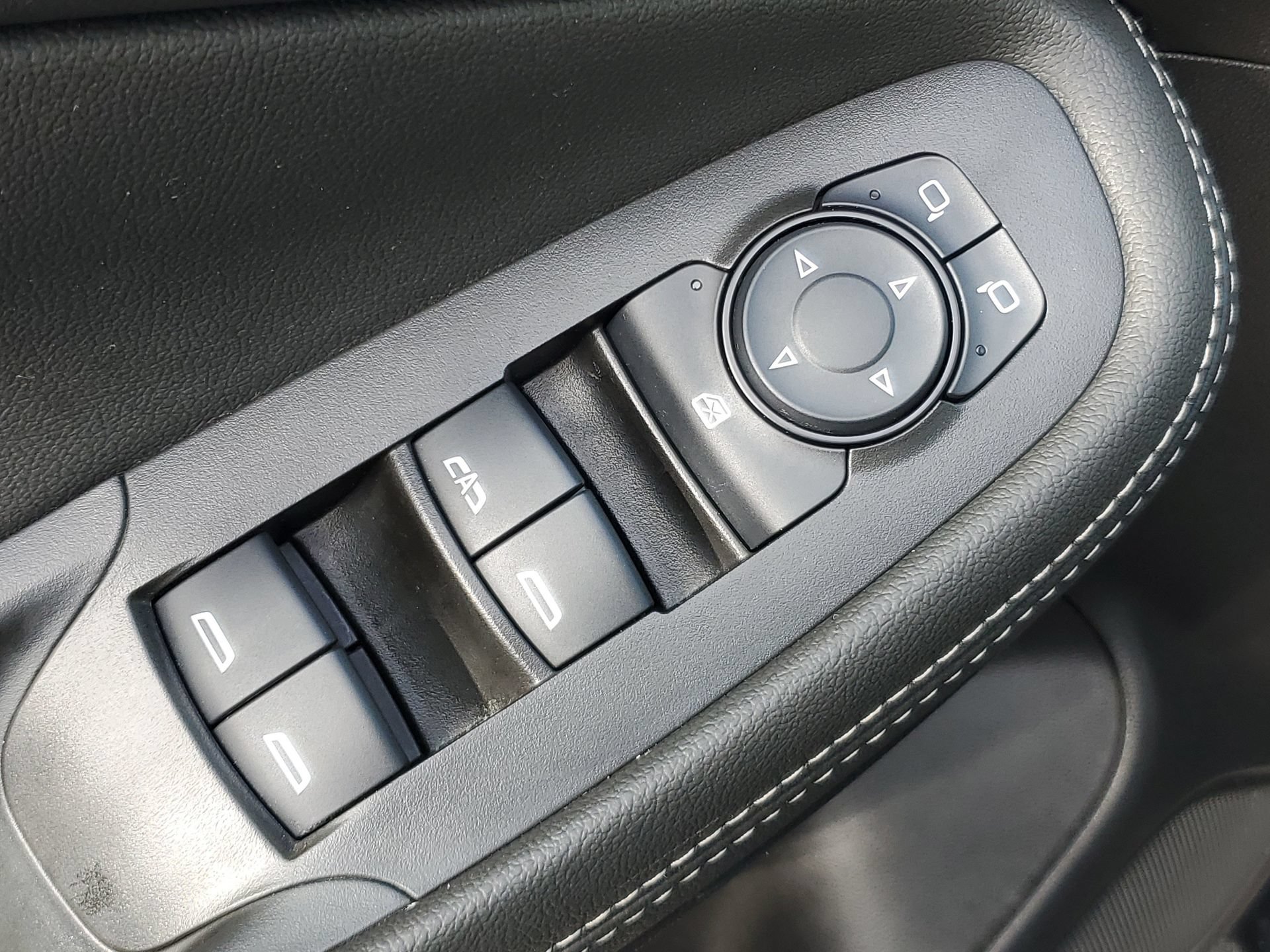 Used 2024 Buick Encore GX Sport Touring AWD/4WD image 17