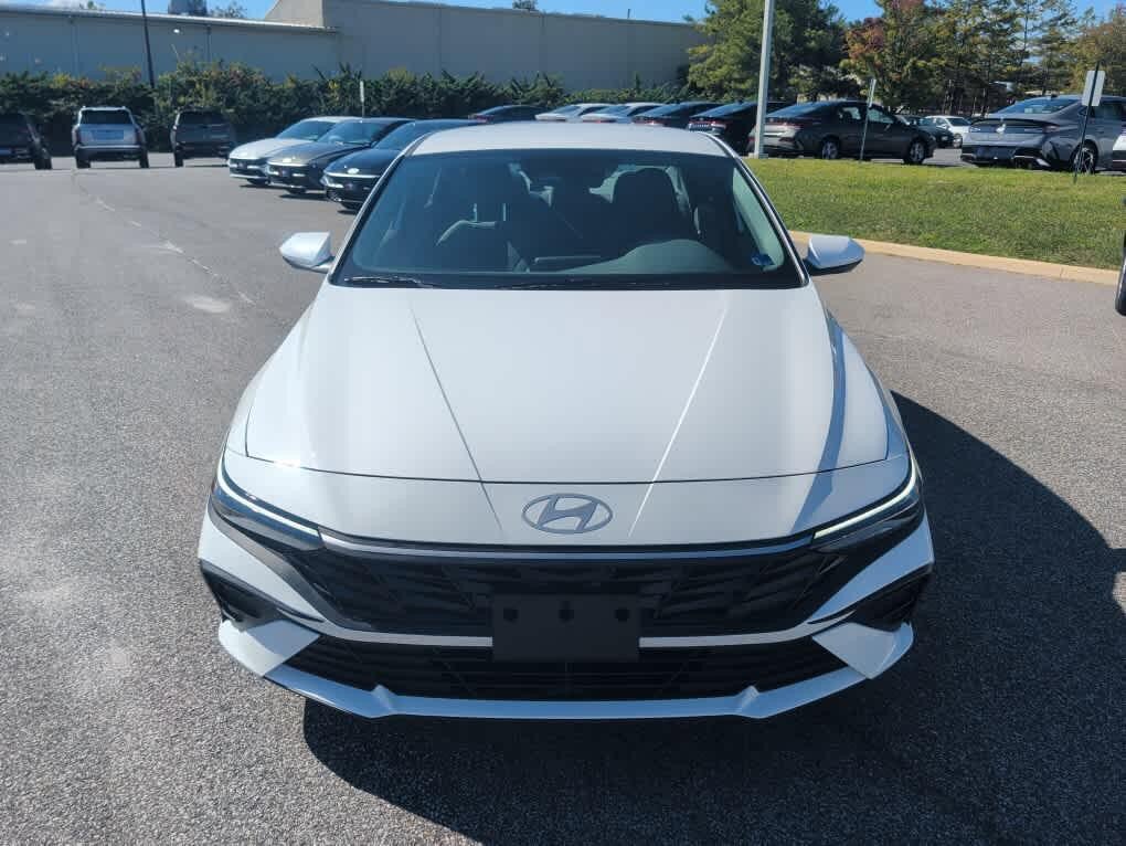 New 2026 Hyundai Elantra SE FWD image 13