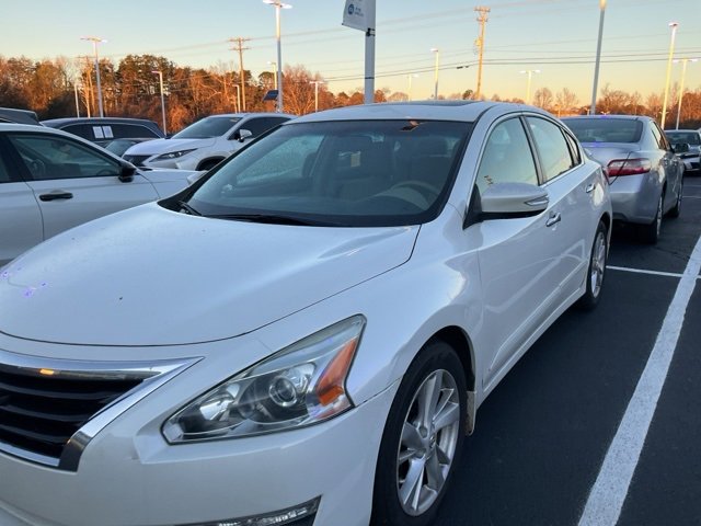 Used 2013 Nissan Altima 2.5 SL w/ Technology Pkg image 11