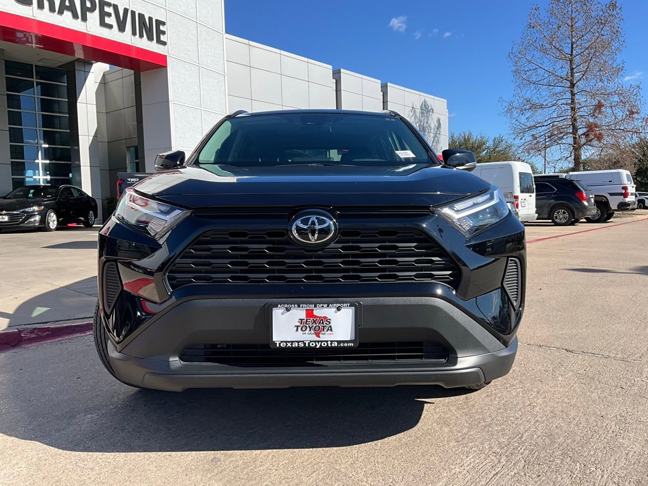 Used 2025 Toyota RAV4 XLE image 4