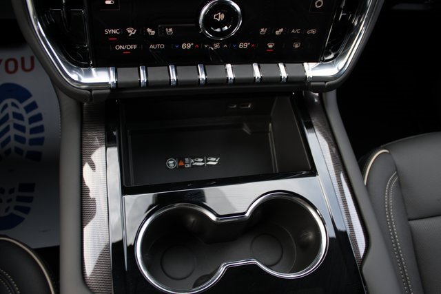 New 2026 GMC Yukon XL Elevation w/ Elevation Premium Package image 32