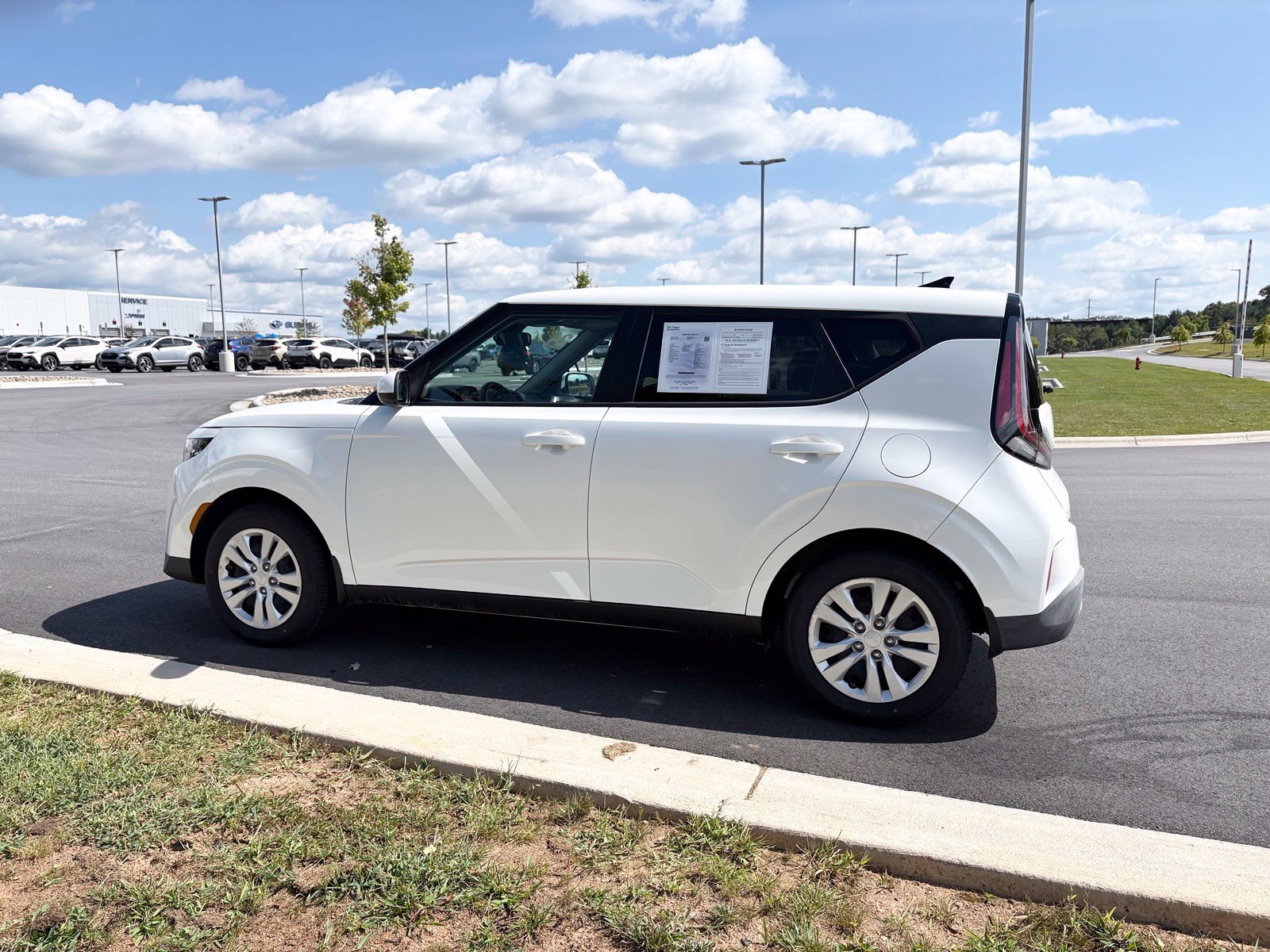 Used 2024 Kia Soul LX FWD image 5