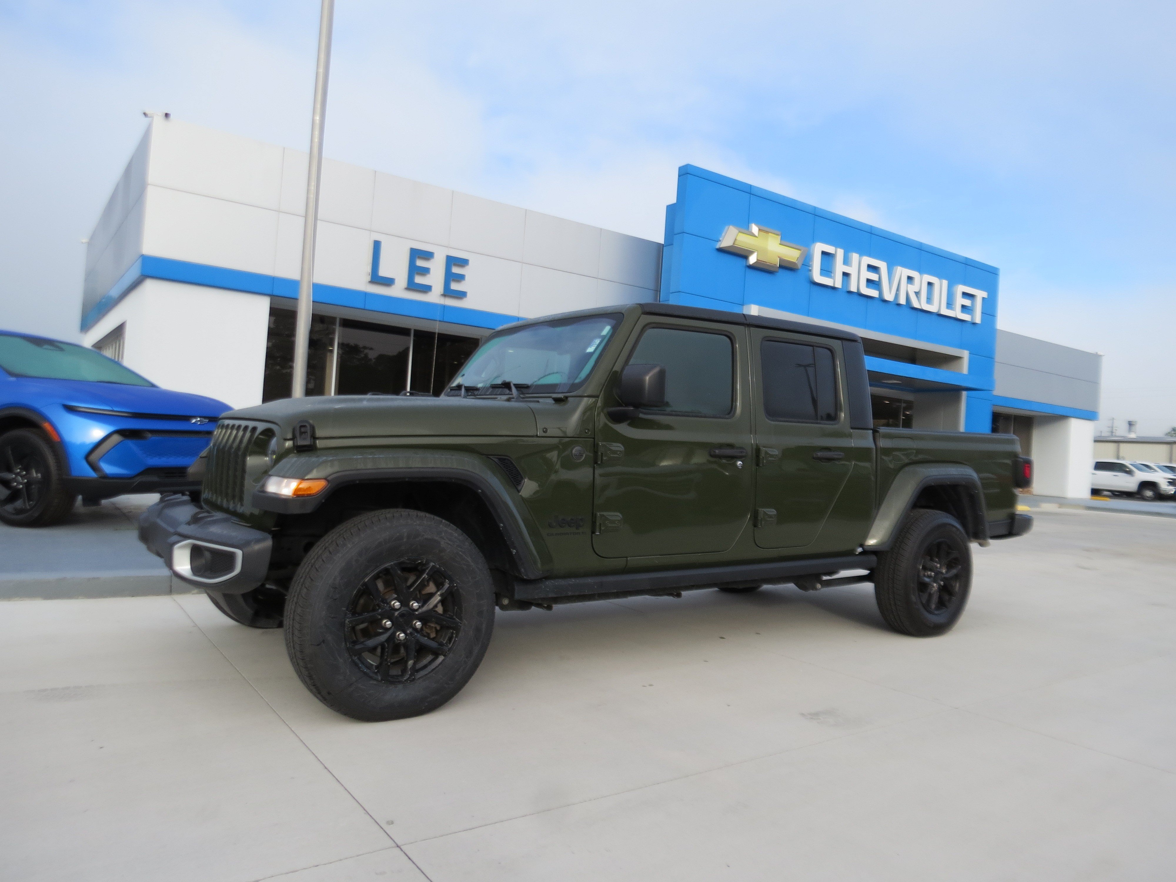 Used 2023 Jeep Gladiator Sport AWD/4WD image 24