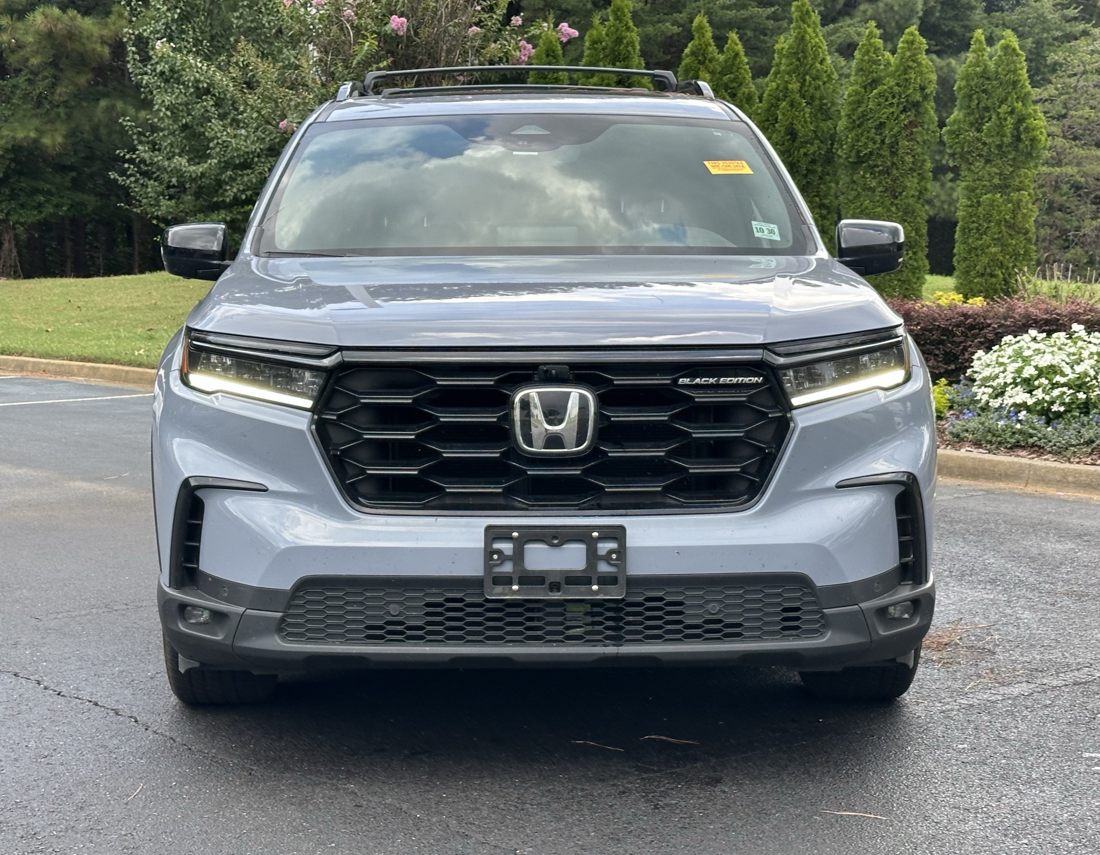 Used 2025 Honda Pilot Black Edition image 3
