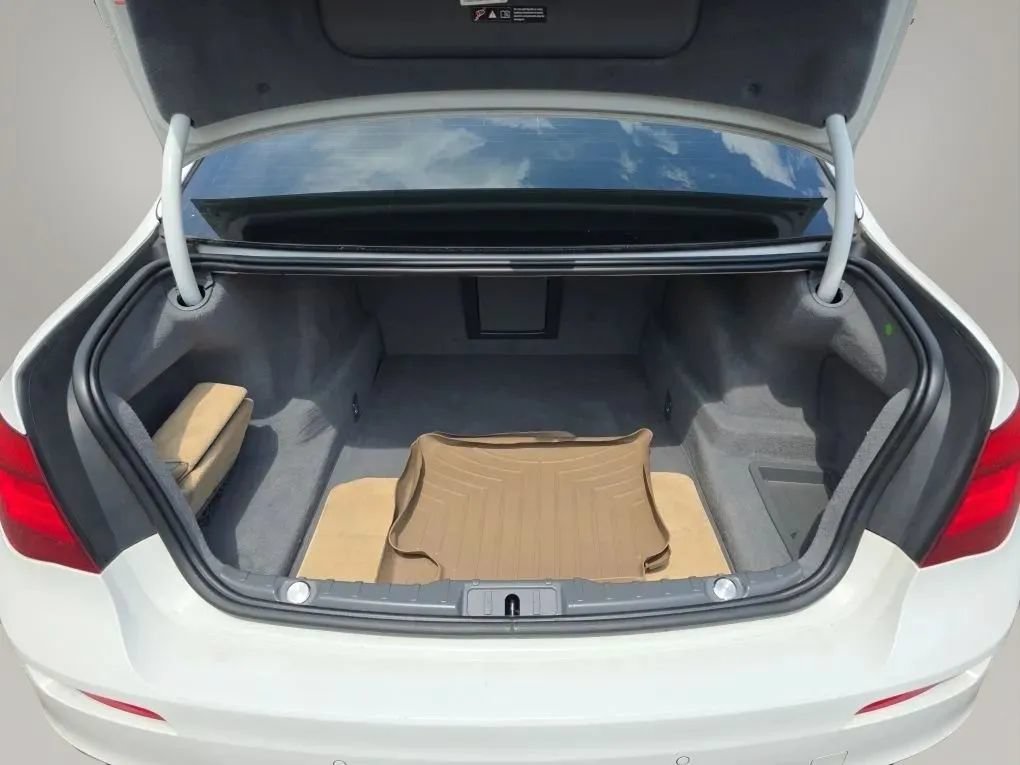 Used 2015 BMW 750Li RWD image 54