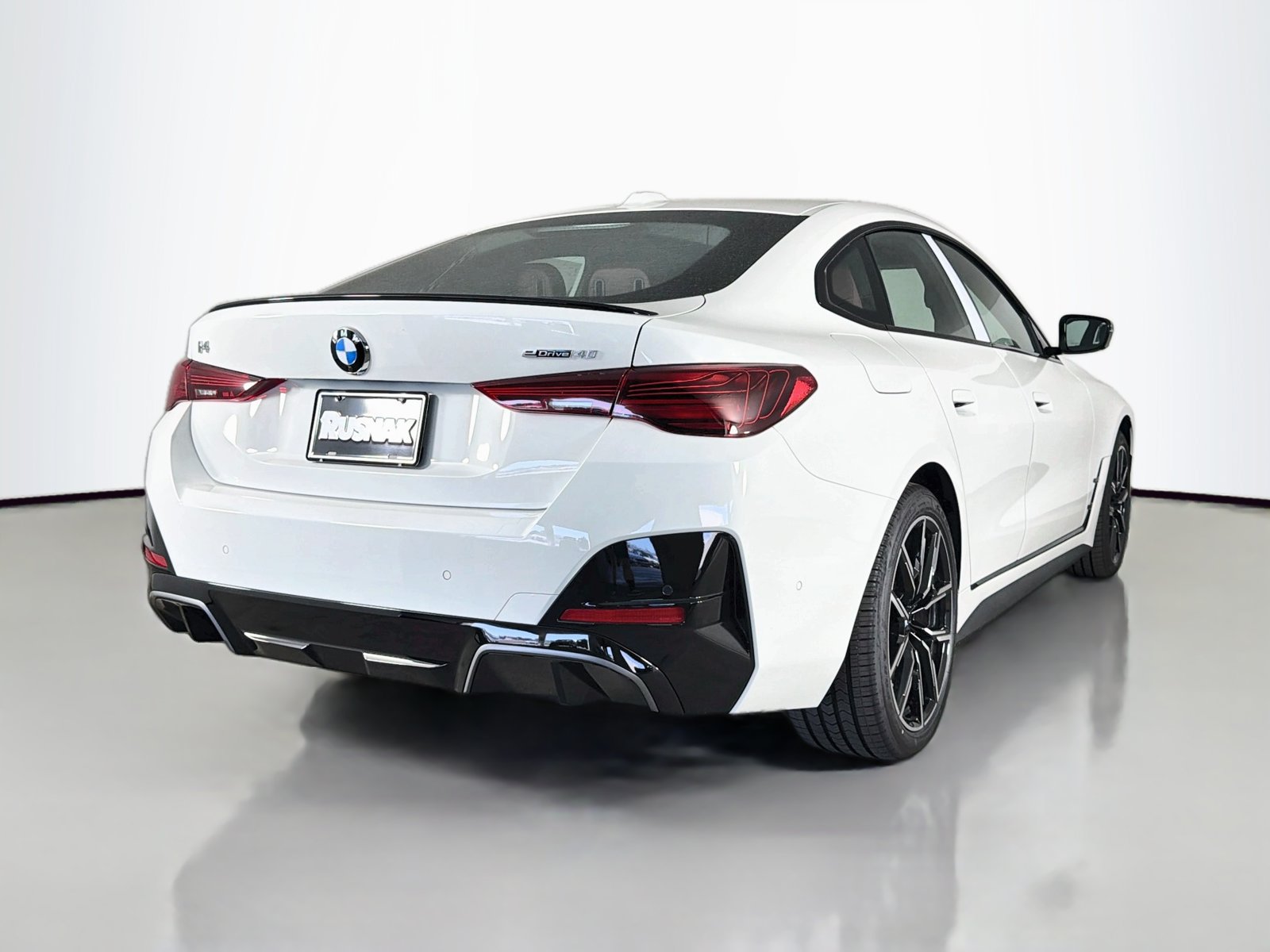 New 2026 BMW i4 eDrive40 w/ M Sport Package RWD image 7