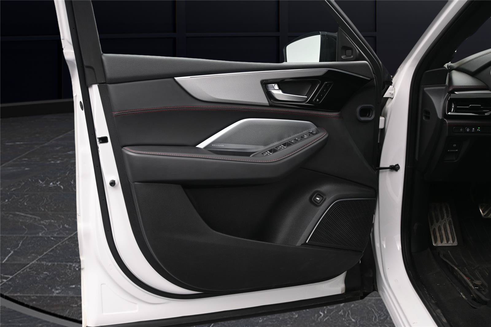 Certified 2025 Acura MDX A-Spec AWD/4WD image 9