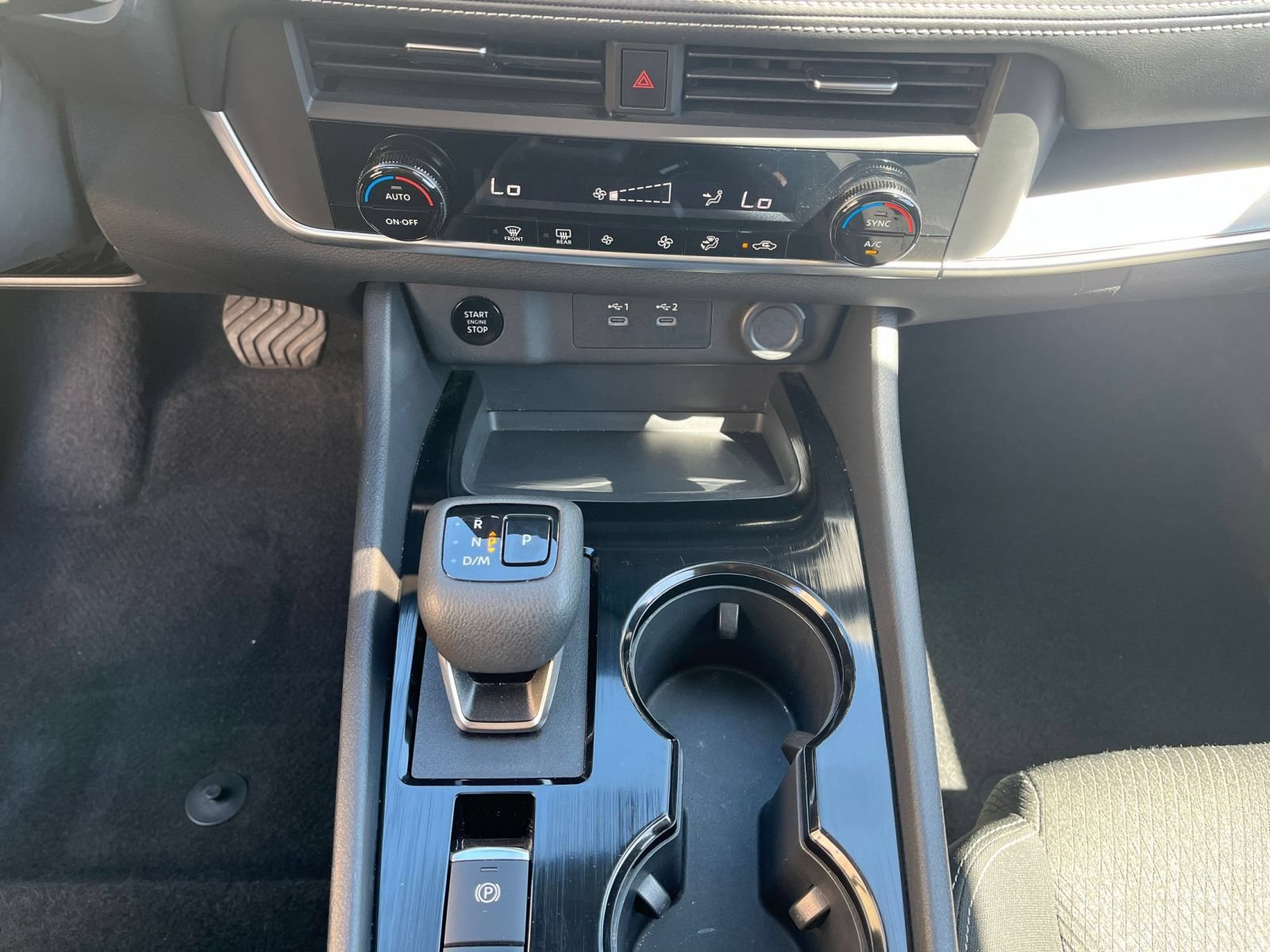 Used 2025 Nissan Rogue SV FWD image 43