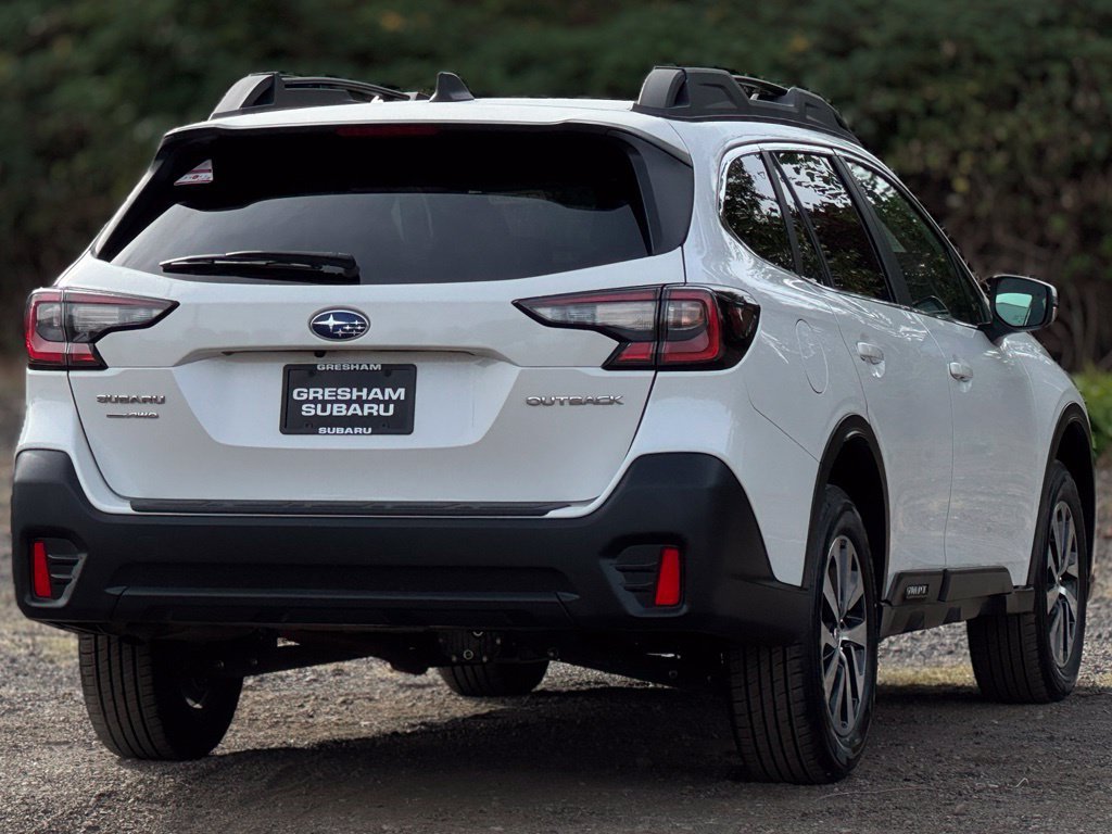Certified 2022 Subaru Outback Premium AWD/4WD image 7