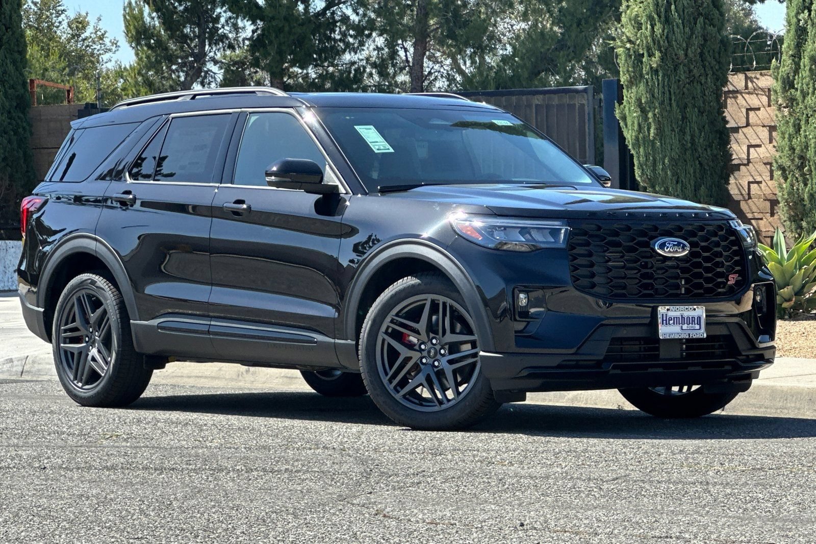 New 2026 Ford Explorer ST w/ Sun And Sound Package AWD/4WD image 2