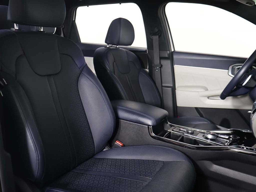 Used 2023 Kia Sorento SX Prestige w/ Panoramic Sunroof Package AWD/4WD image 37