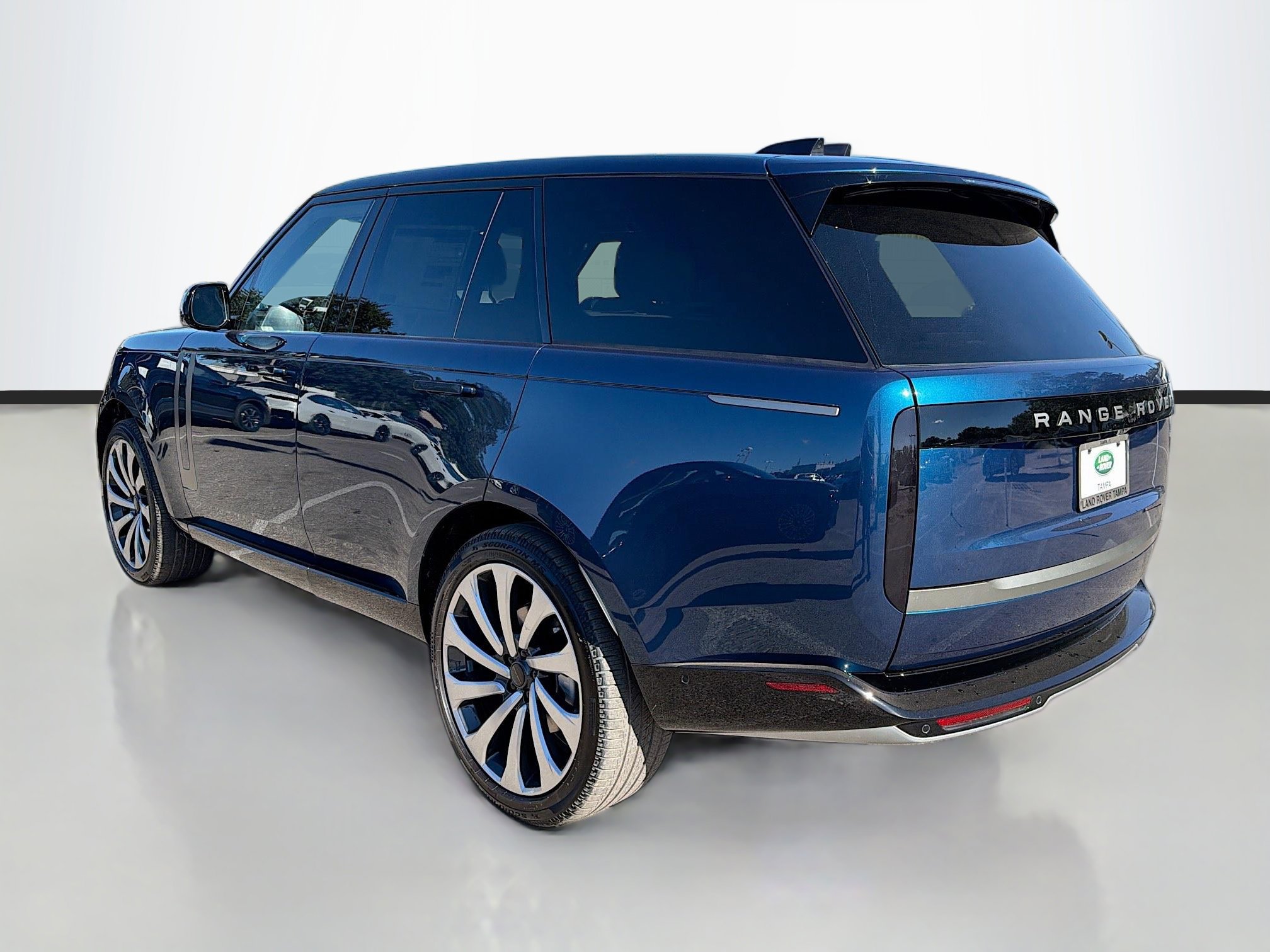 New 2026 Land Rover Range Rover SE image 3