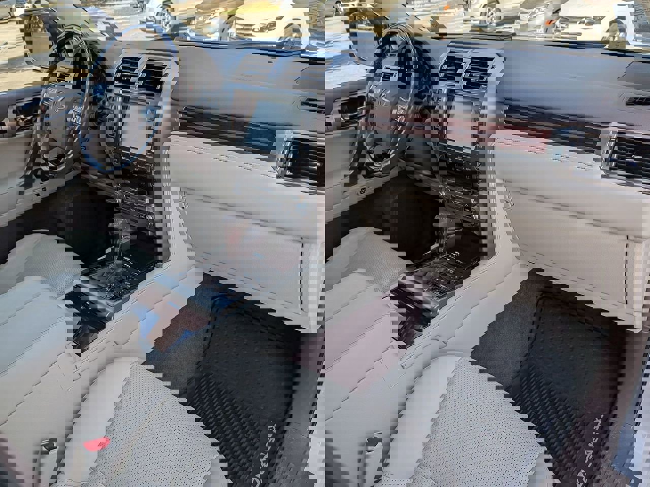 Used 2018 Lexus GX 460 Luxury w/ Sport Design Package AWD/4WD image 28