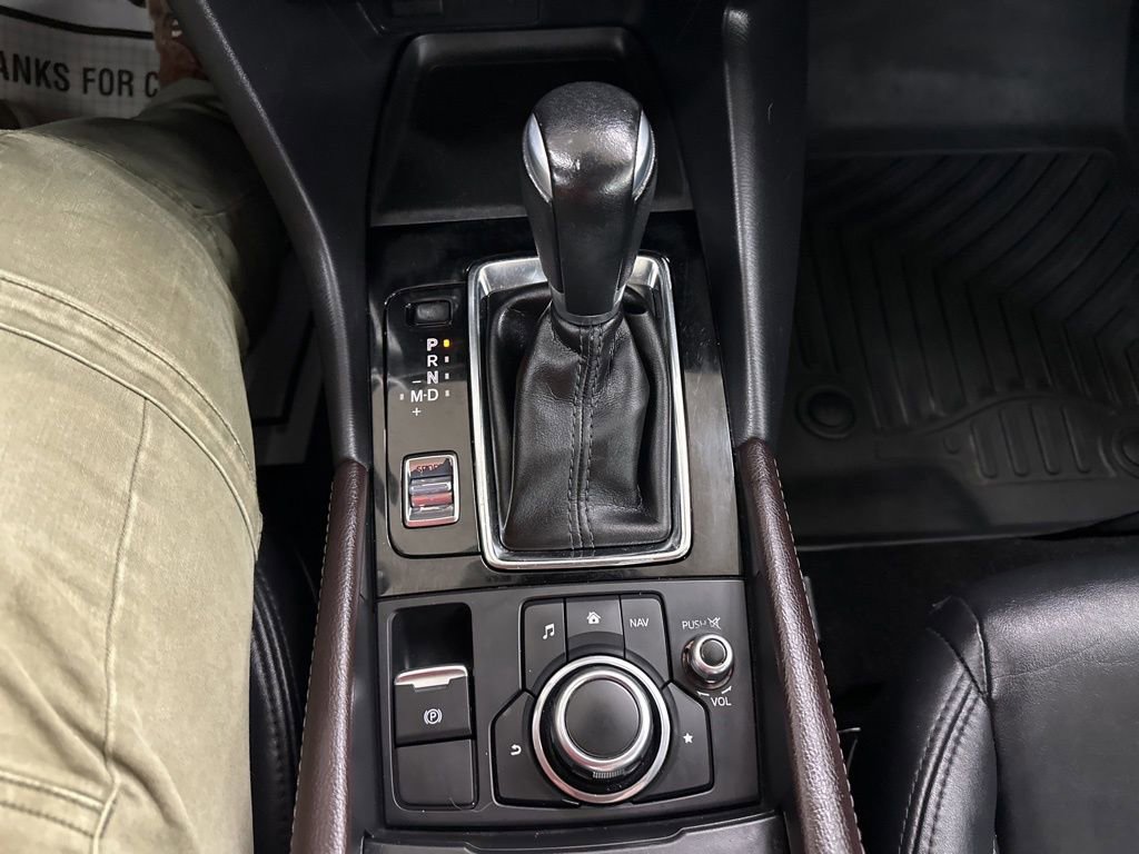 Used 2017 MAZDA MAZDA3 Touring image 44