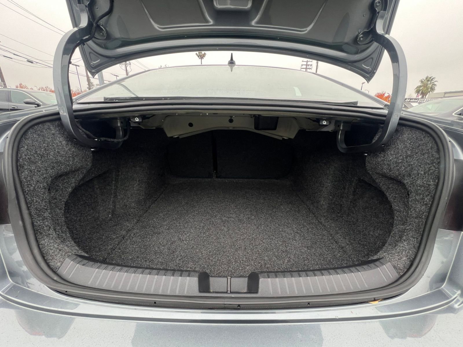 Used 2025 Volkswagen Jetta SE image 31