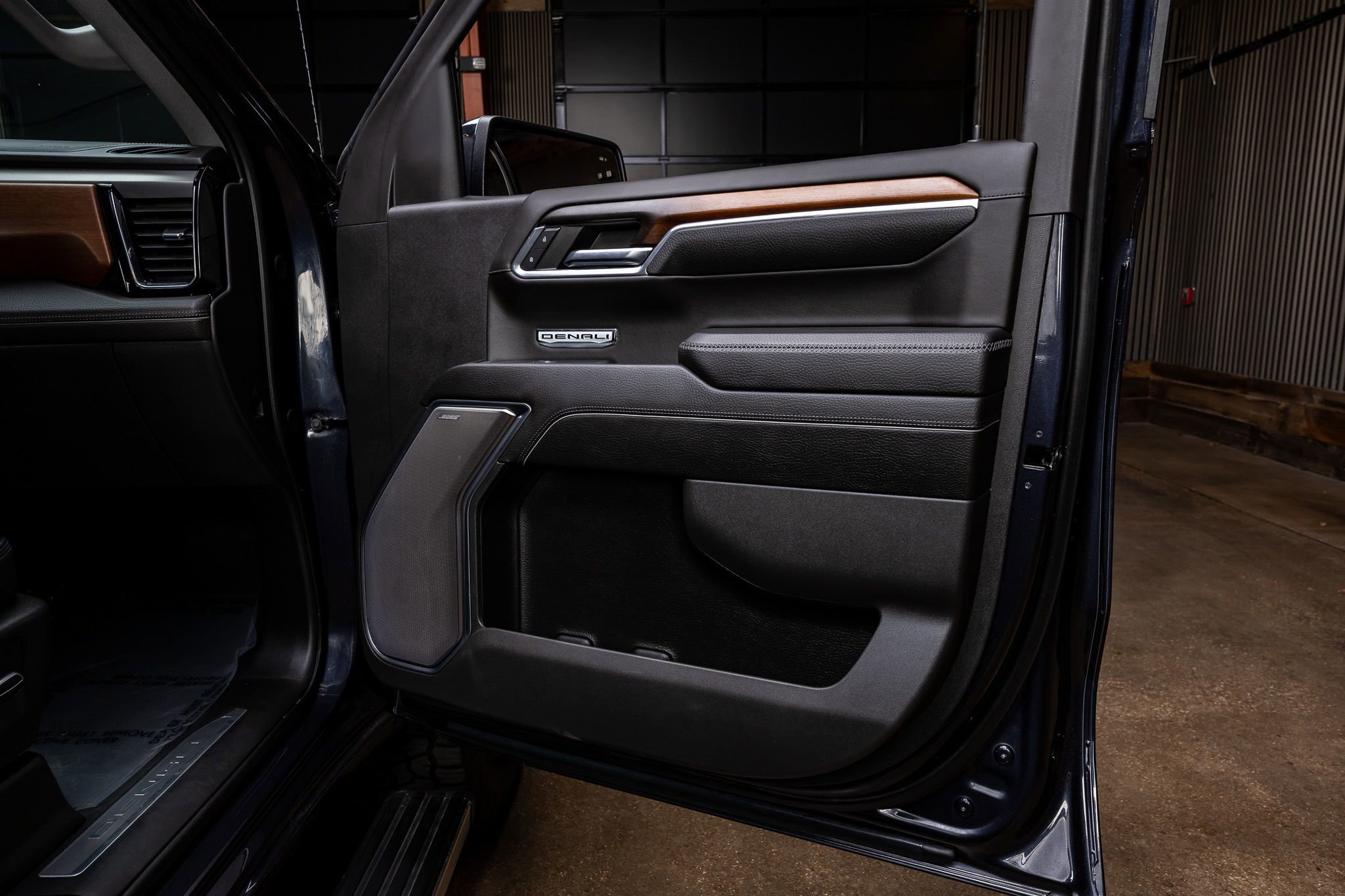 Used 2024 GMC Sierra 1500 Denali w/ Denali Reserve Package AWD/4WD image 35