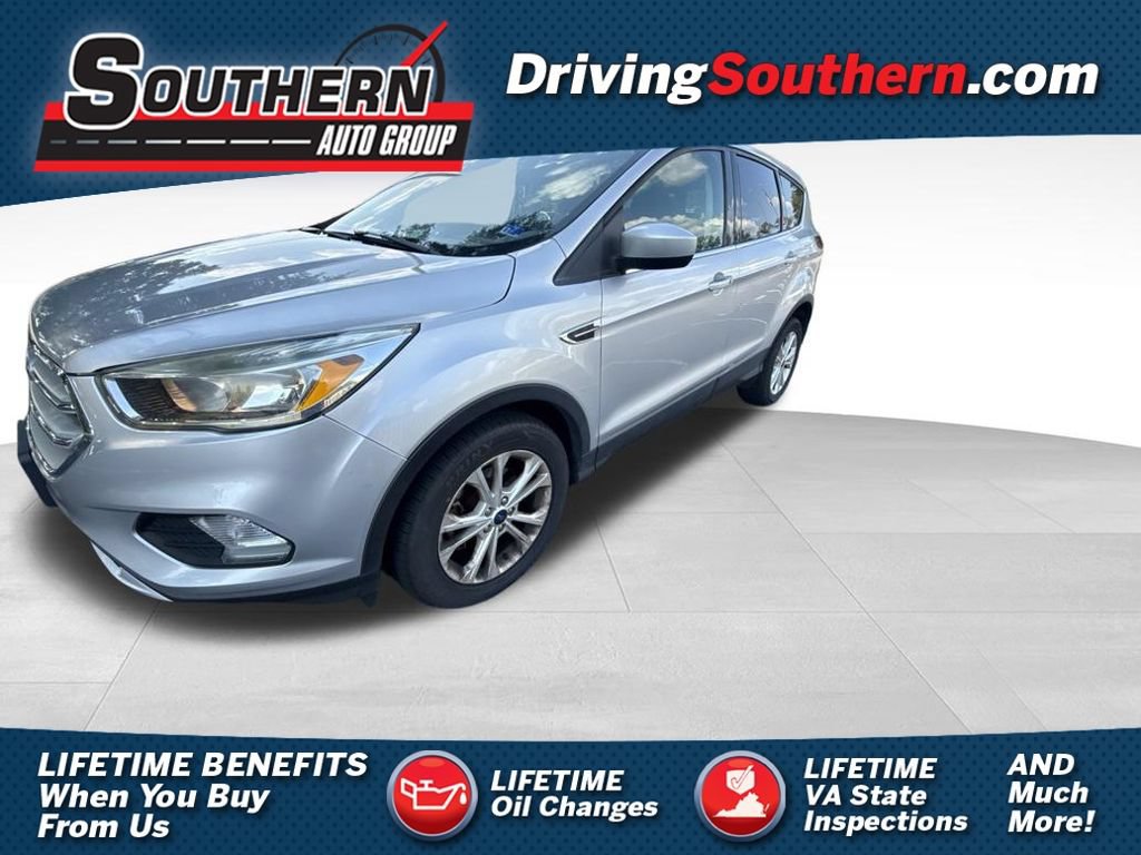 Used 2019 Ford Escape SE FWD image 1
