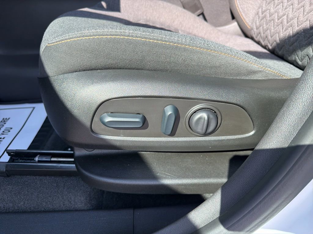 Used 2022 Chevrolet Equinox LT AWD/4WD image 25