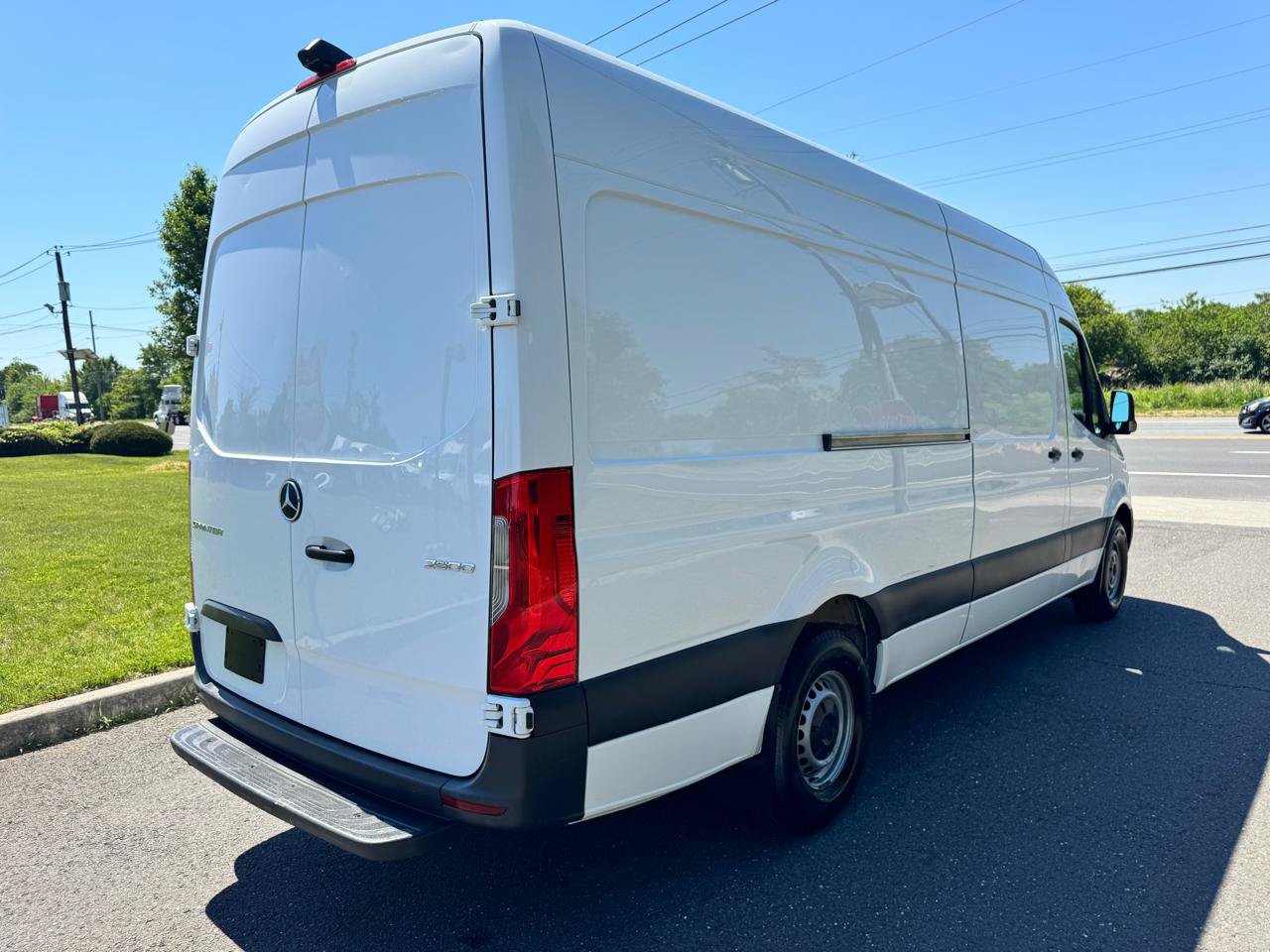 Used 2021 Mercedes-Benz Sprinter 2500 image 5