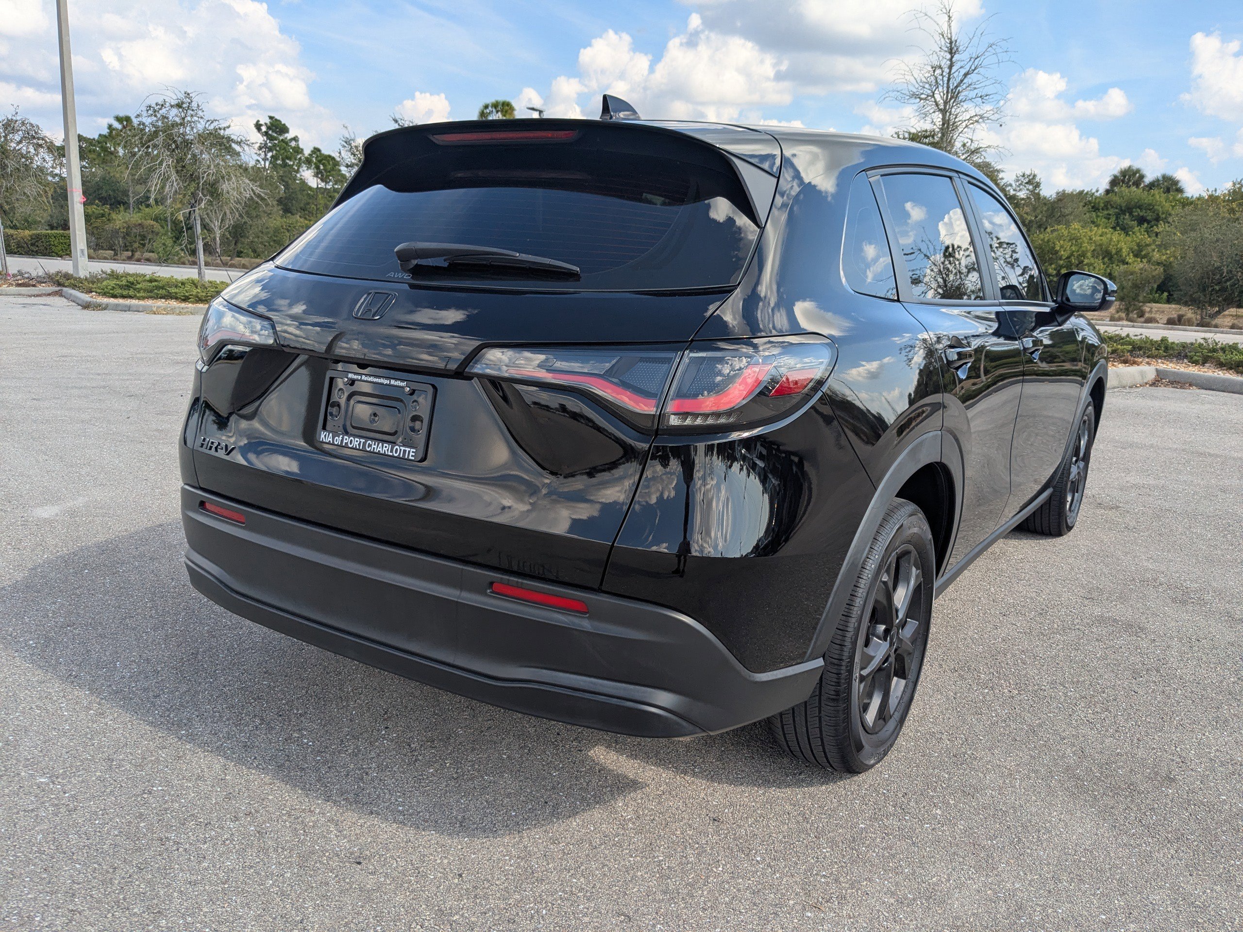 Used 2023 Honda HR-V LX image 5