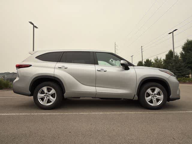 Used 2023 Toyota Highlander LE w/ Protection Package #3 (TMS) FWD image 3