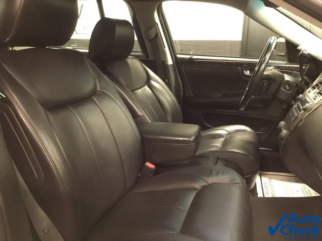Used 2011 Cadillac DTS Limousine FWD image 32