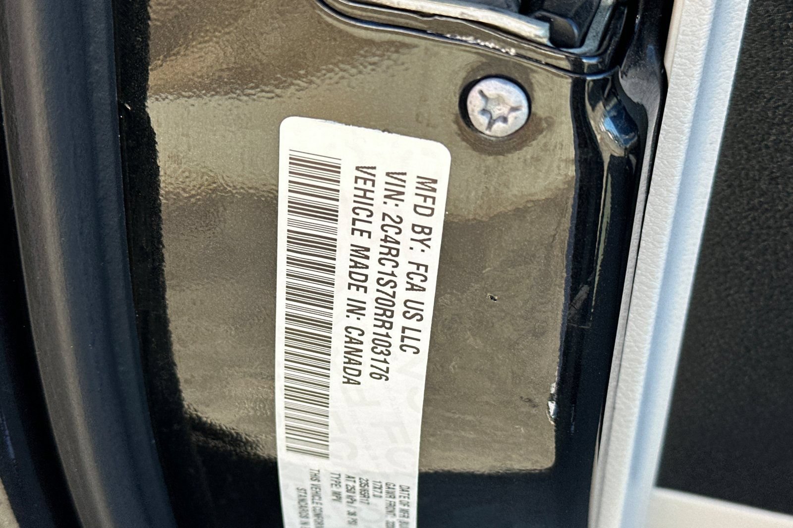 Used 2024 Chrysler Pacifica Limited FWD image 36