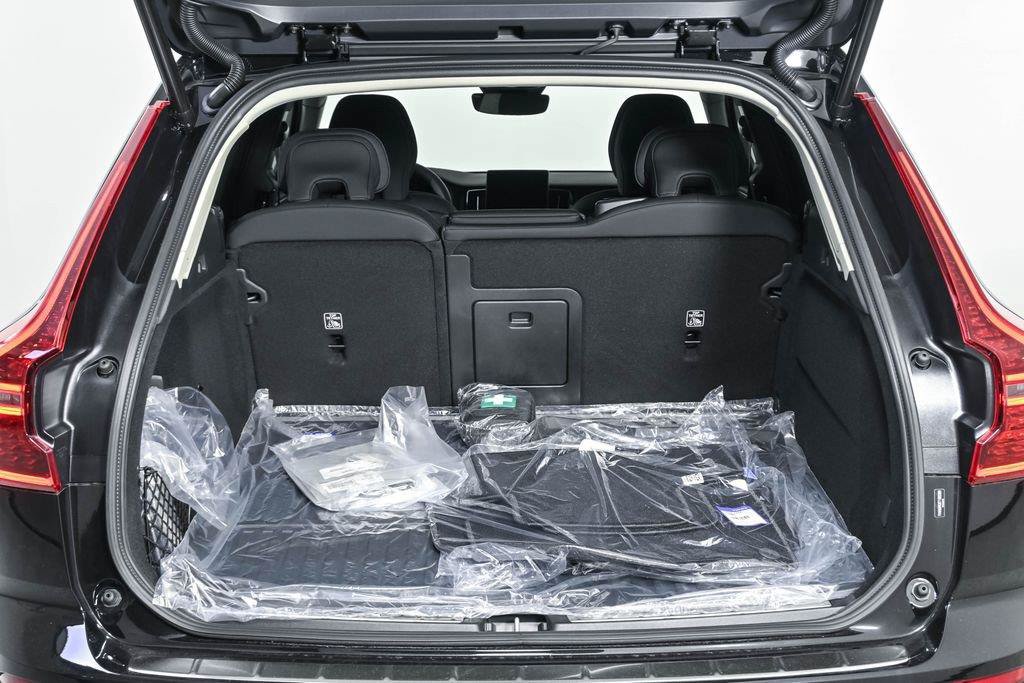 New 2026 Volvo XC60 T8 Plus w/ Protection Package Premier AWD/4WD image 29
