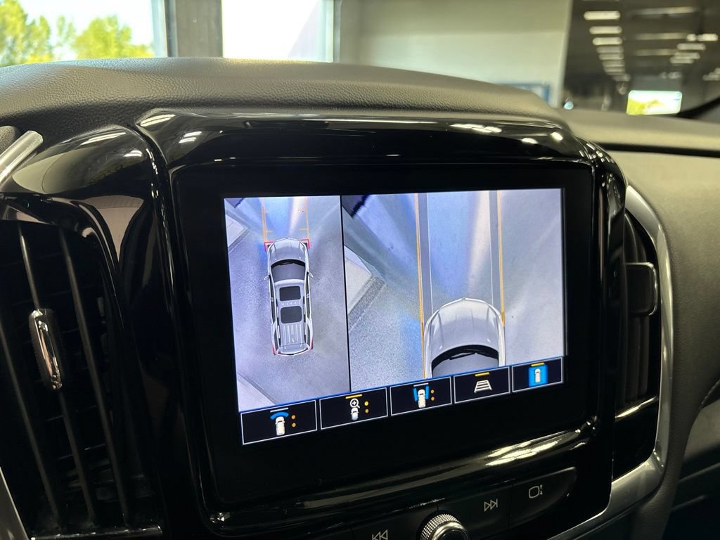 Used 2023 Chevrolet Traverse LT w/ LT Premium Package AWD/4WD image 27