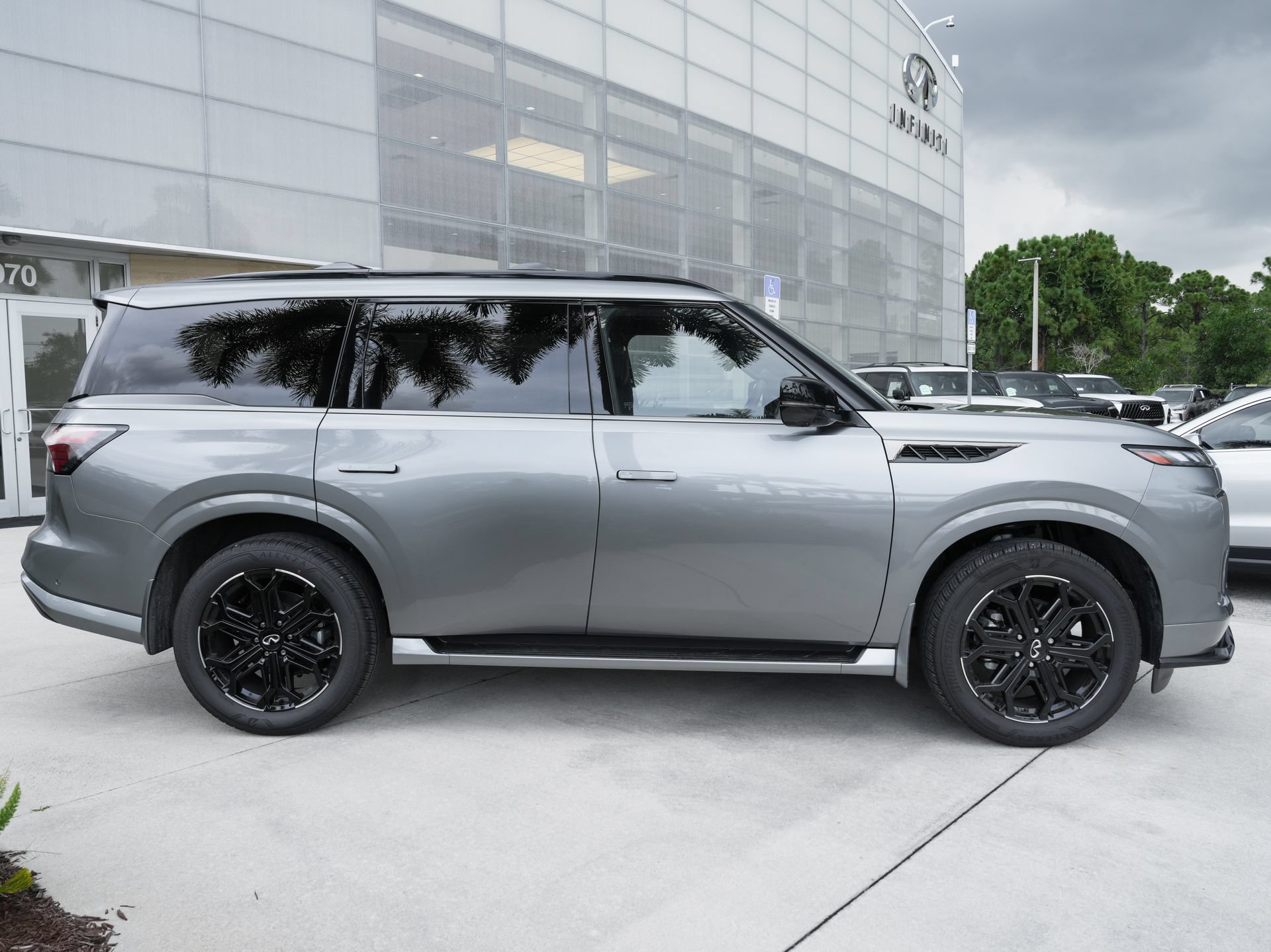 Certified 2026 INFINITI QX80 4WD w/ Sport Exterior Package image 11