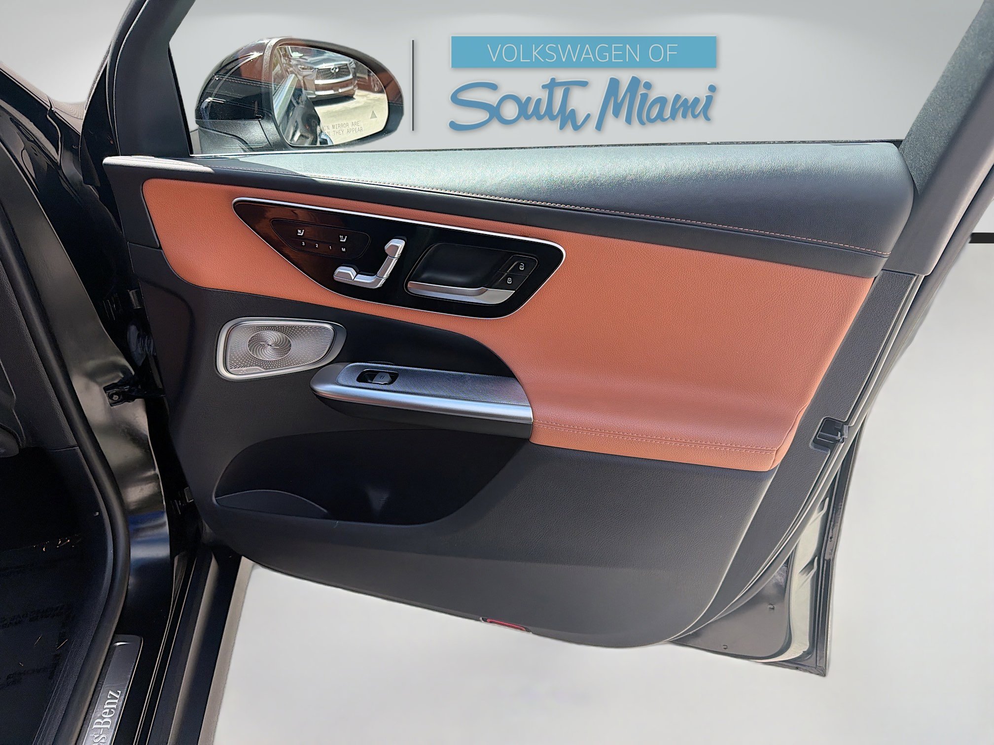 Used 2023 Mercedes-Benz GLC 300 w/ Exclusive Trim Package image 32