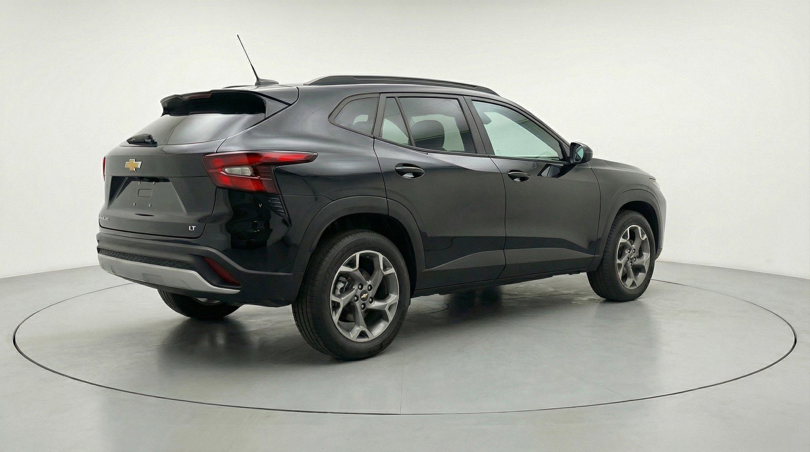 Used 2025 Chevrolet Trax LT w/ LT Convenience Package image 9