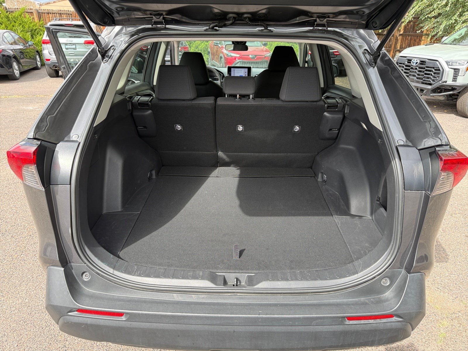 Certified 2023 Toyota RAV4 LE AWD/4WD image 32