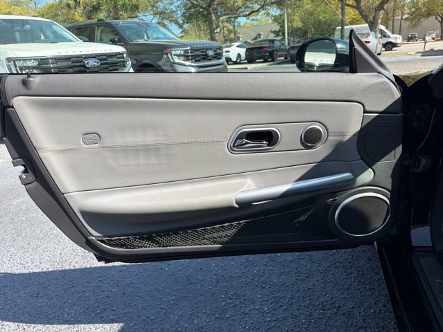 Used 2005 Chrysler Crossfire Limited RWD image 12