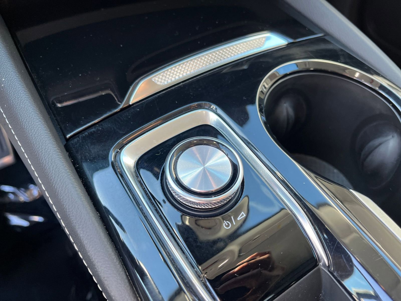 Used 2024 Buick Envision Sport Touring image 41