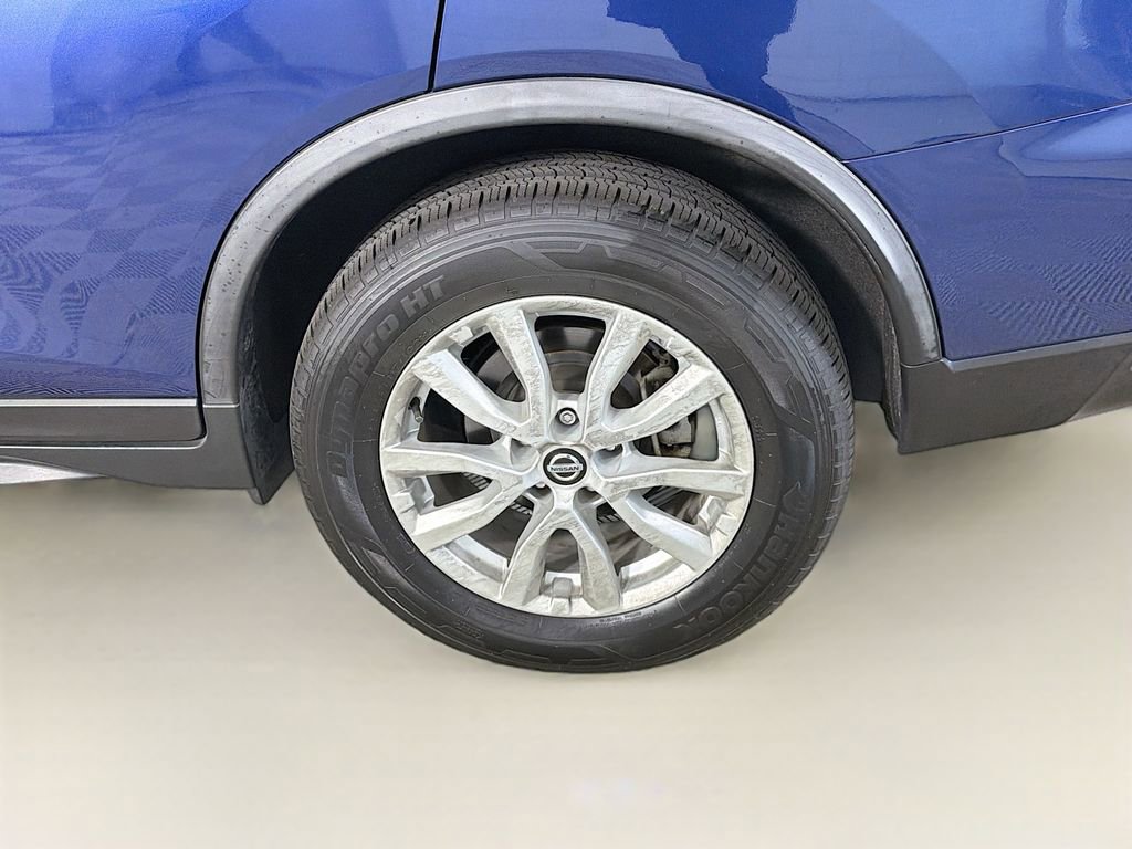 Used 2020 Nissan Rogue SV image 29