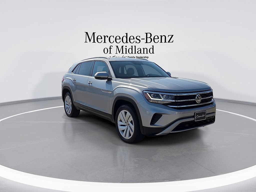 Used 2022 Volkswagen Atlas Cross Sport SE FWD image 2