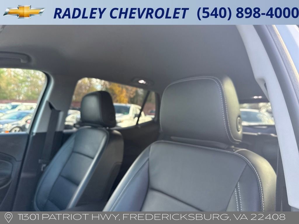 Certified 2024 GMC Terrain SLT image 11