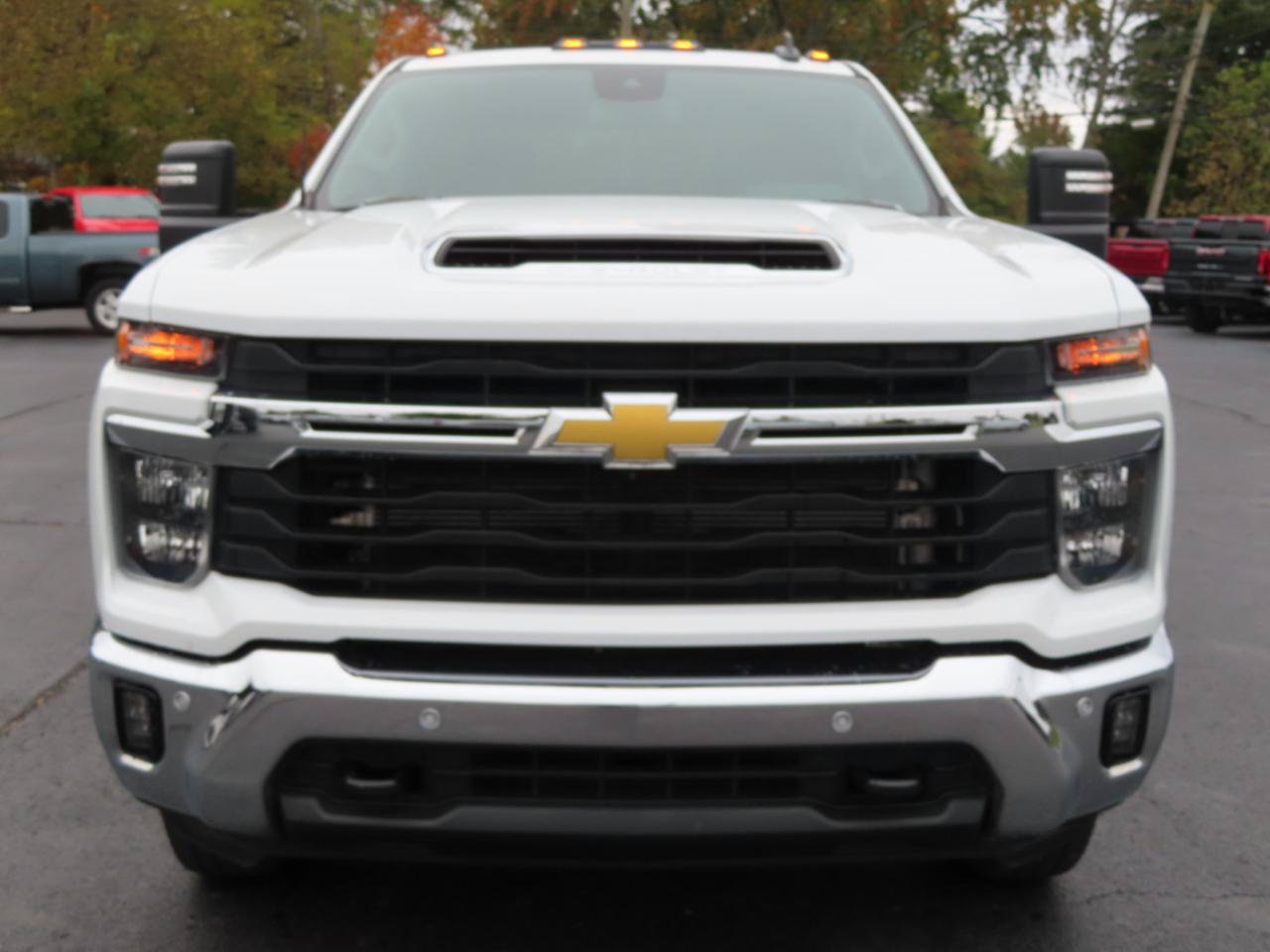 Used 2025 Chevrolet Silverado 3500 LT w/ Safety Package AWD/4WD image 9