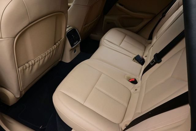 Certified 2025 Porsche Macan AWD/4WD image 15