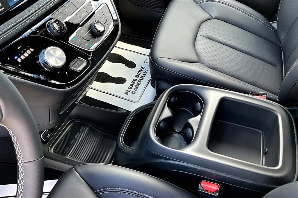 New 2026 Chrysler Pacifica Select image 29