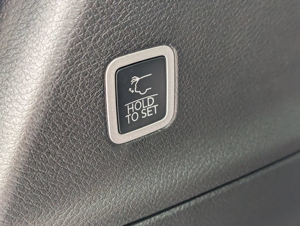 New 2027 Chrysler Pacifica Select FWD image 27