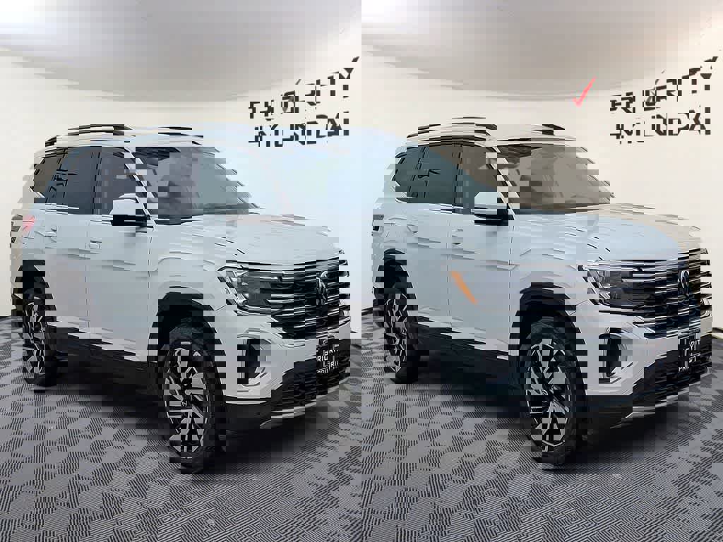 Used 2024 Volkswagen Atlas SE image 3