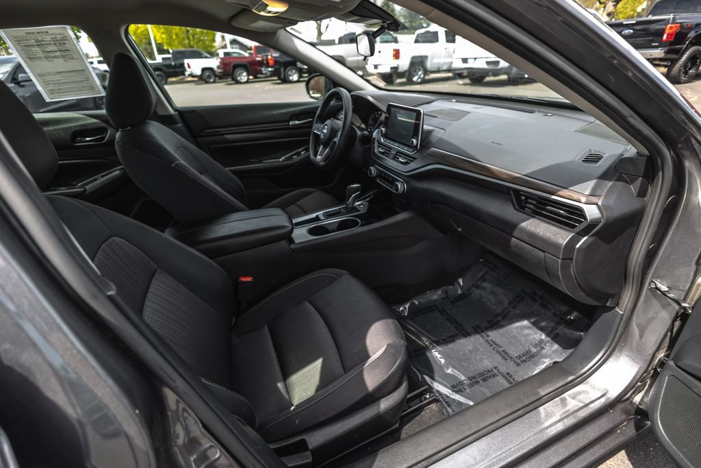 Used 2024 Nissan Altima 2.5 SV FWD image 28