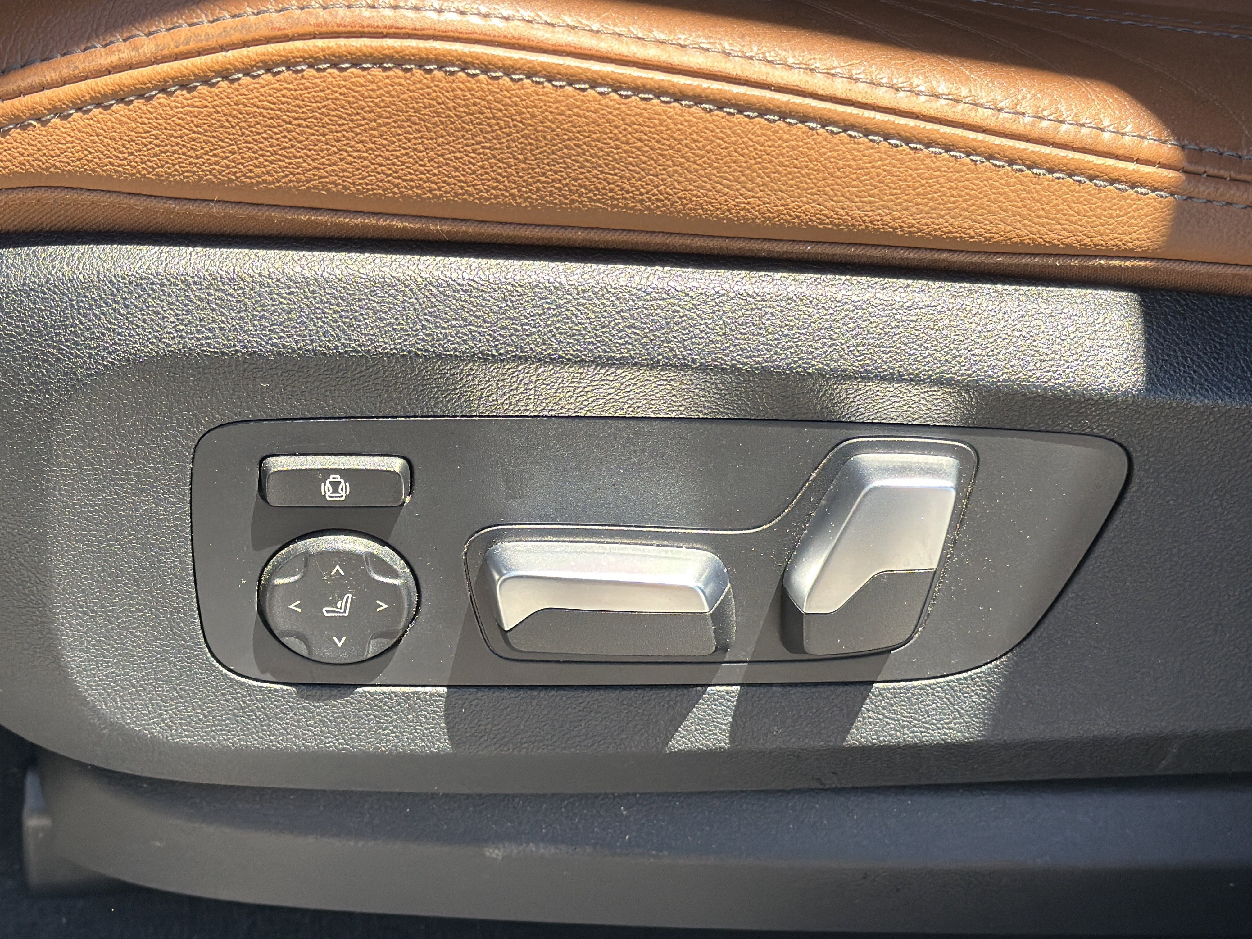 Used 2019 BMW X5 xDrive40i w/ Premium Package 2 AWD/4WD image 19