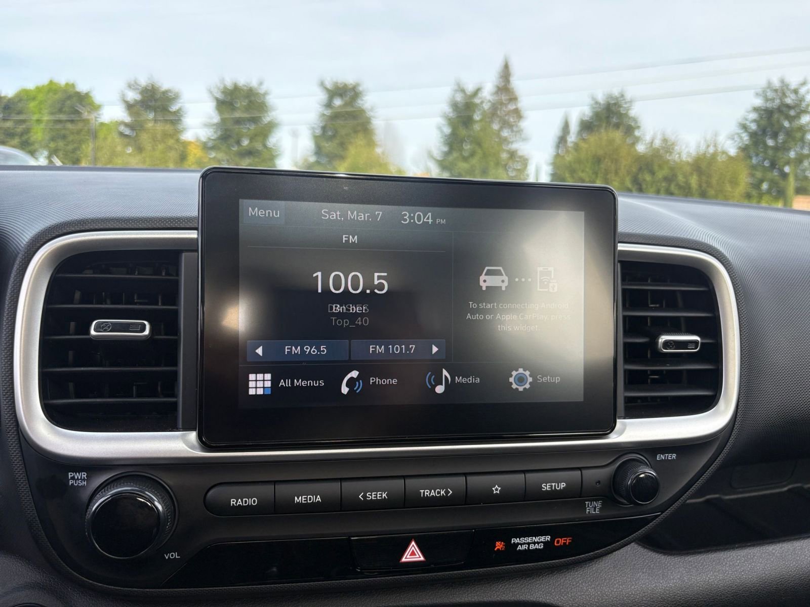 Used 2025 Hyundai Venue SEL image 20